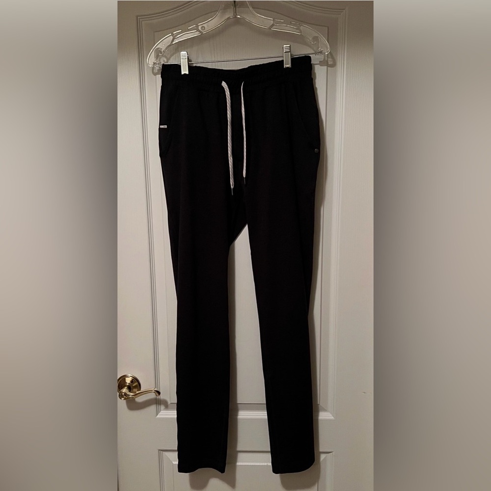 VUORI Men's Black Joggers Pants - Medium